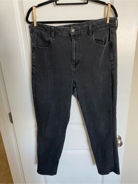 American Eagle Outfitters Black High-Rise Ankle Jeans